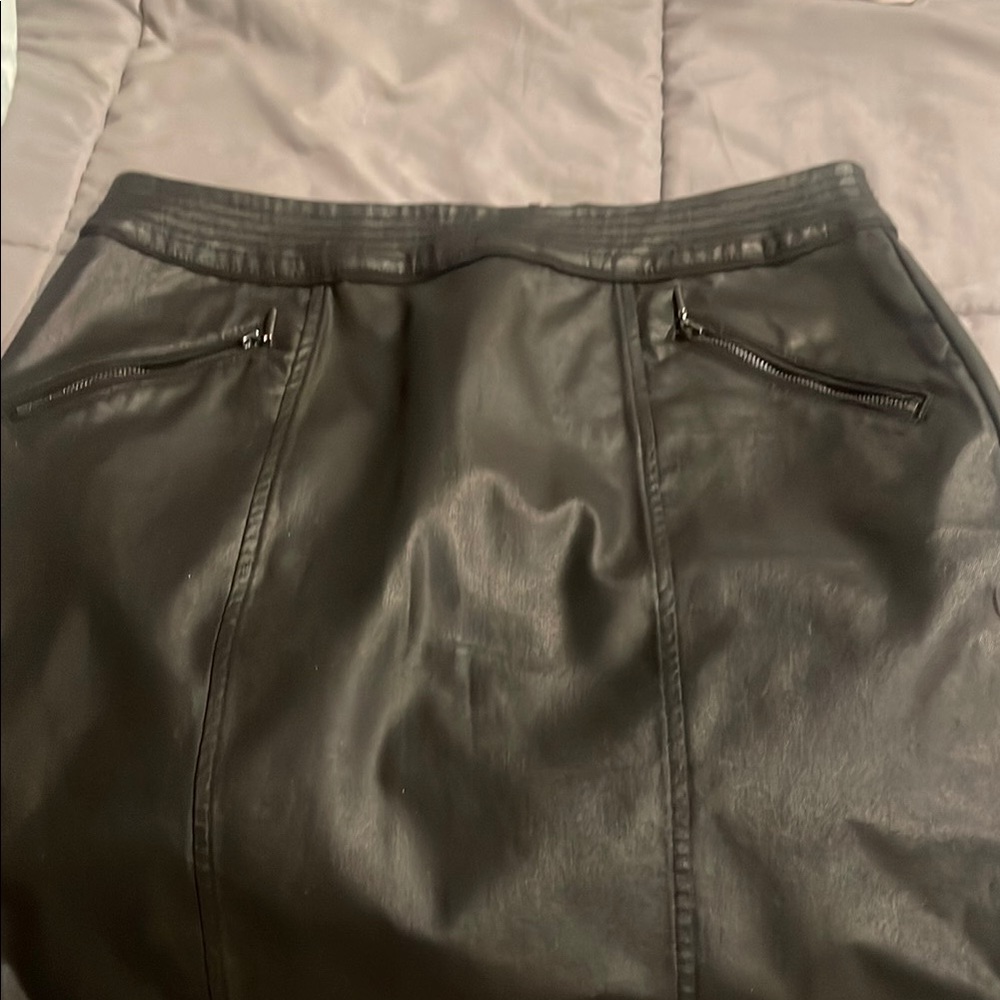 White House Black Market Black Pencil Skirt